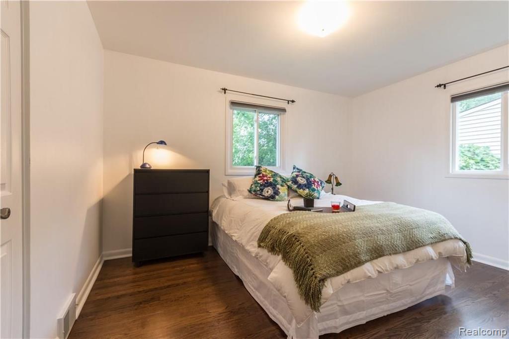 1391 Maple Drive Rochester, MI 48307 - Photo 12 of 18 Gallery Image 12