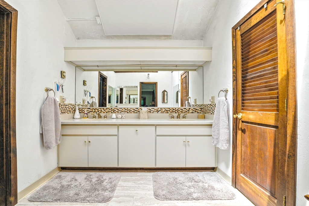 182 County Road Plympton, MA 02367 - Photo 20 of 35