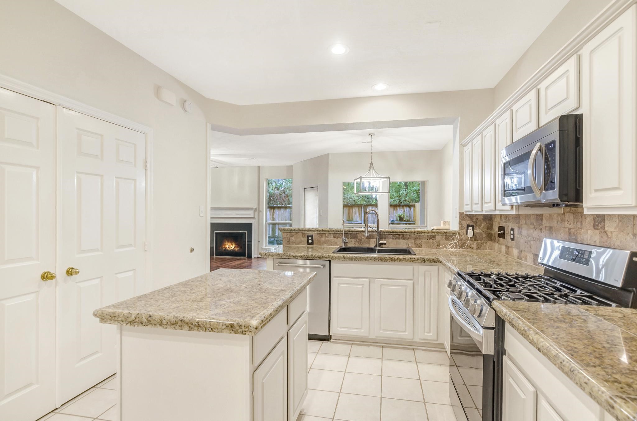 100 South Piper Trace Spring, TX 77381 - Photo 18 of 31
