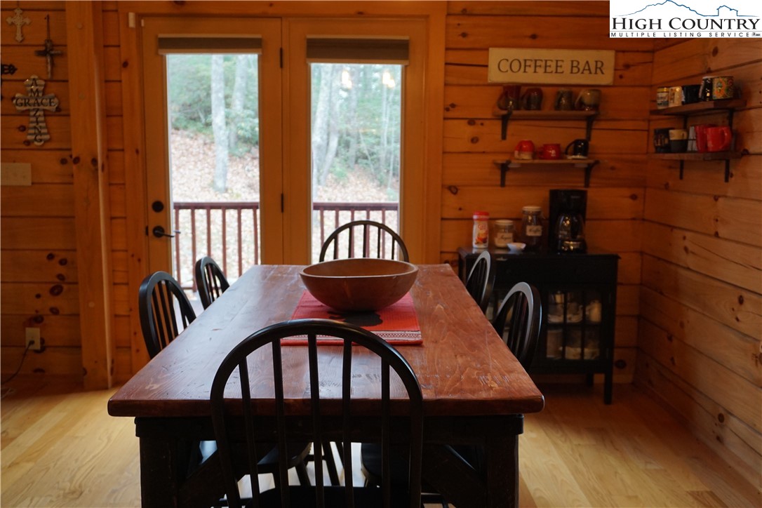 182 Buckland Road Grassy Creek, NC 28631 - Photo 7 of 38 a view of a balcony dining area