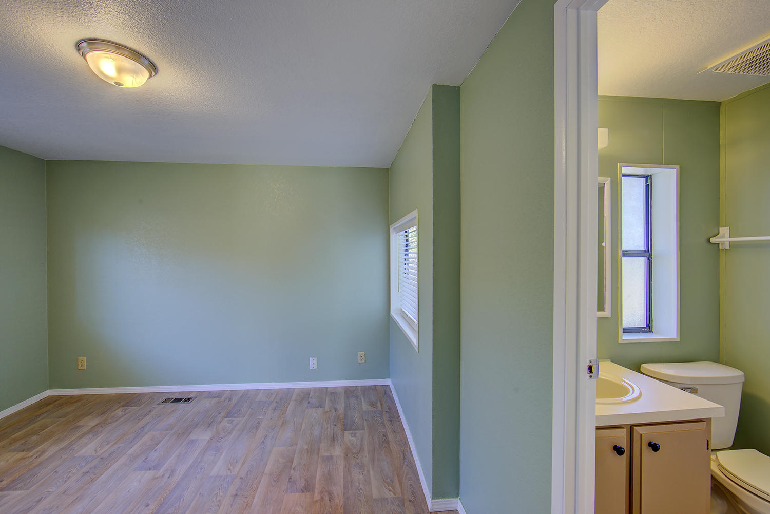 849 Carol Rae Medford, OR 97501 - Photo 18 of 32 BR 2.3