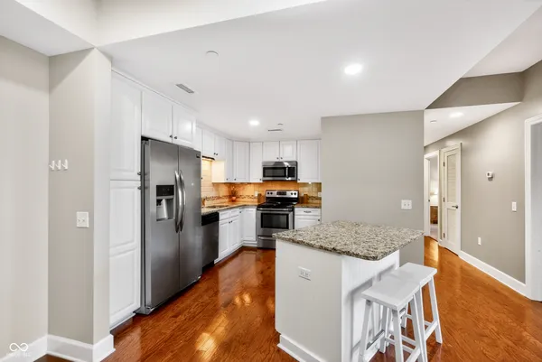 $334,000 | 20971 Shoreline Court, Unit 311, Noblesville, IN 46062