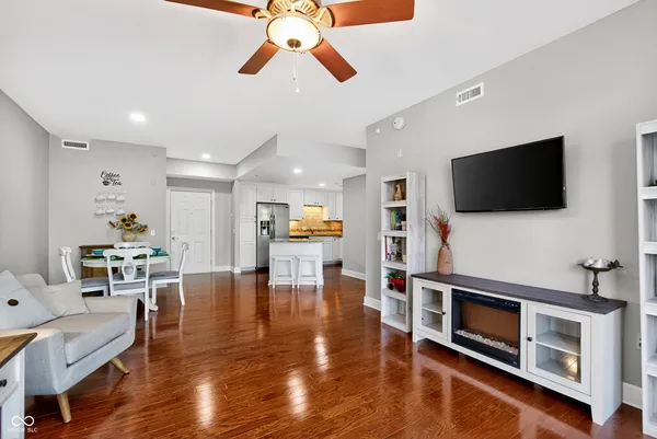 $334,000 | 20971 Shoreline Court, Unit 311, Noblesville, IN 46062