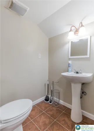 $2,600 | 3418 Park Place, Bethlehem, PA 18017