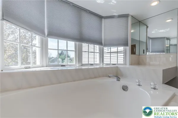 $2,600 | 3418 Park Place, Bethlehem, PA 18017