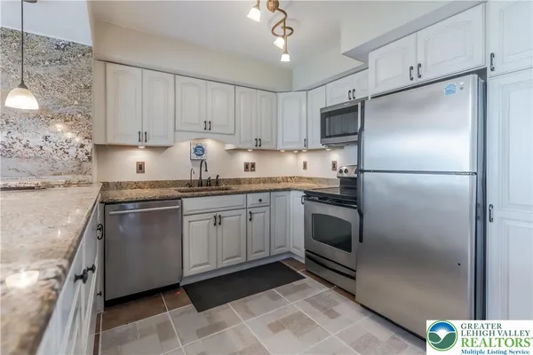 $2,600 | 3418 Park Place, Bethlehem, PA 18017