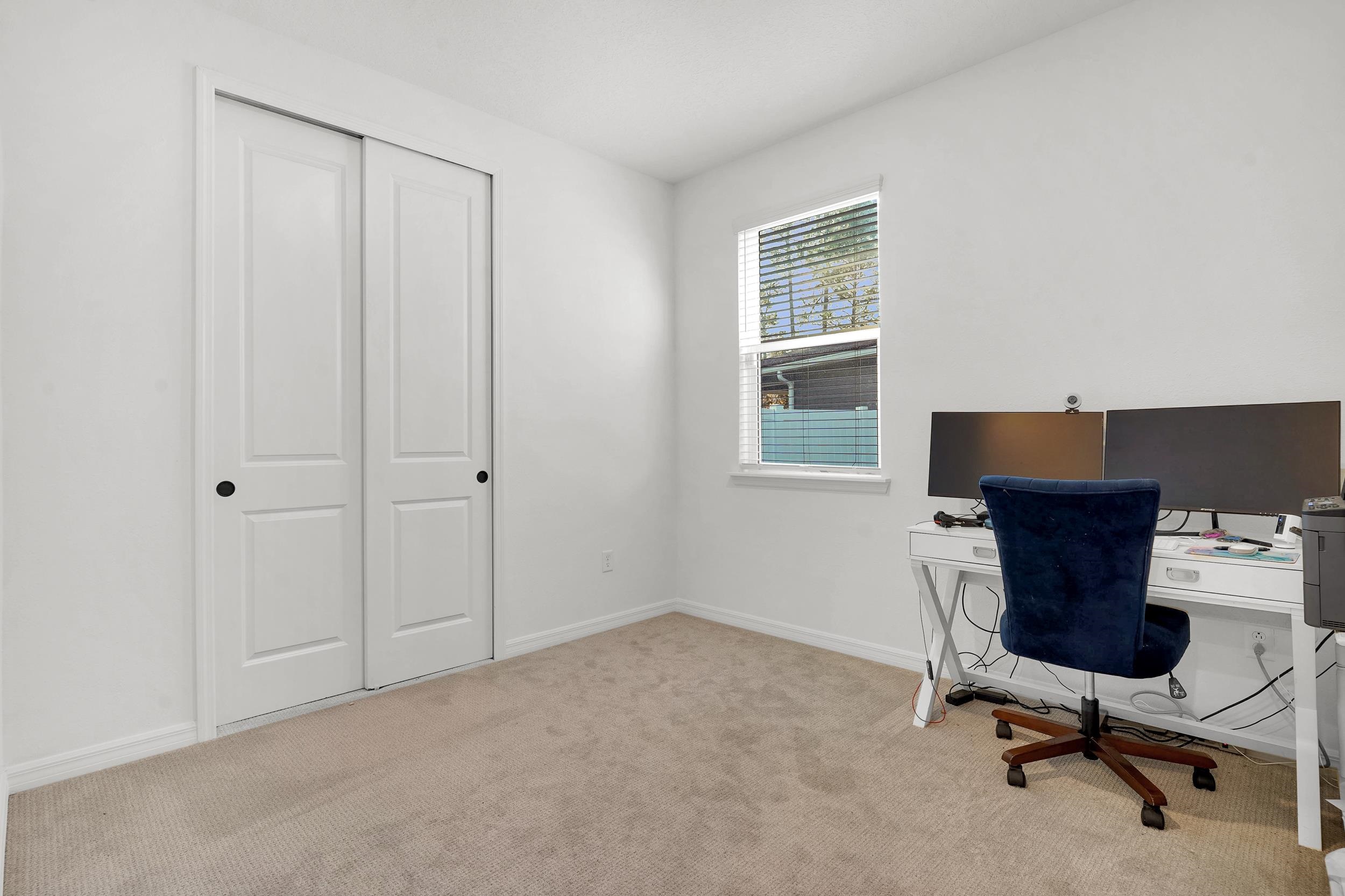 127 Shell Crk Court St. Augustine, FL 32086 - Photo 17 of 37 a view of a workspace with furniture