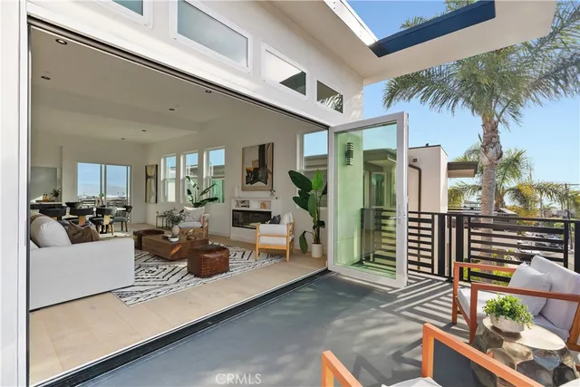 $3,495,000 | 1022 17th Street, Hermosa Beach, CA 90254
