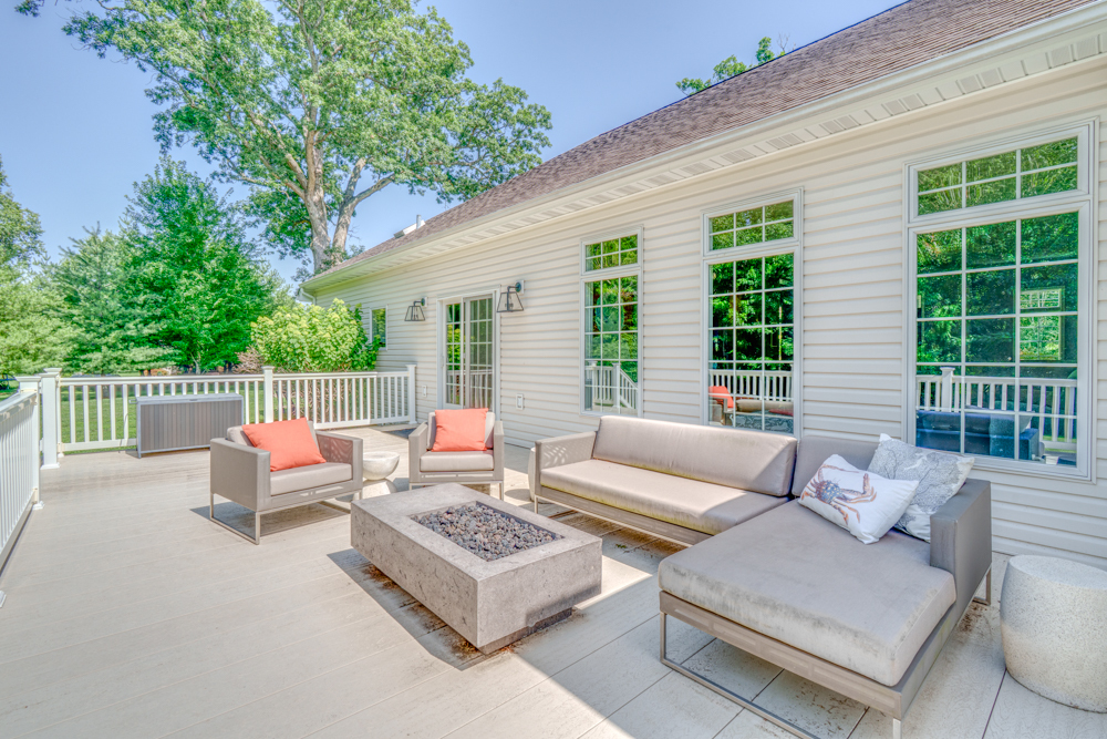 3550 East Bishop Road Mount Vernon, IL 62864 - Photo 58 of 61 a outdoor living space with furniture