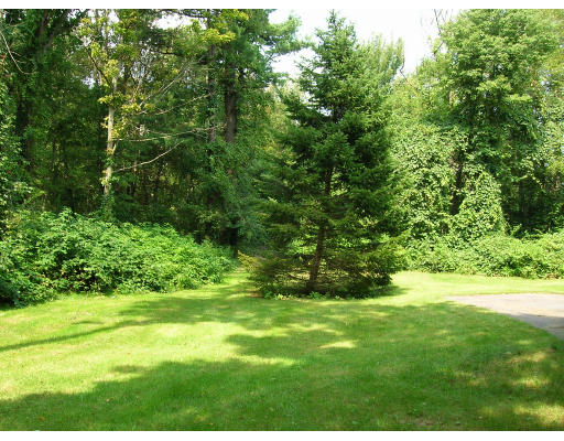 11 Bayberry Road Danvers, MA 01923 - Photo 16 of 17 Gallery Image 16