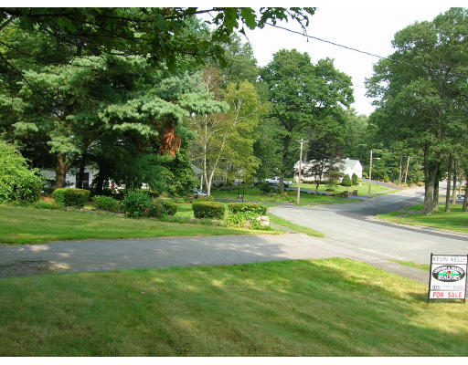 11 Bayberry Road Danvers, MA 01923 - Photo 17 of 17 Gallery Image 17