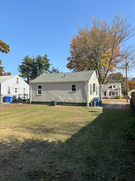 78 Gilman Street Springfield, MA 01118 - Photo 4 of 35 Gallery Image 4