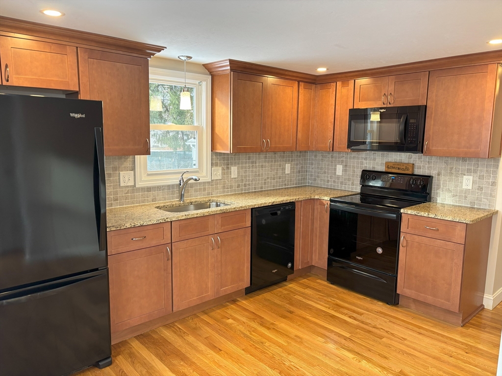 78 Gilman Street Springfield, MA 01118 - Photo 6 of 35 Gallery Image 6
