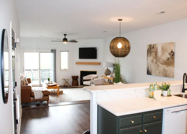 $399,500 | 1019 Mariners Way, Unit 30, Huddleston, VA 24104