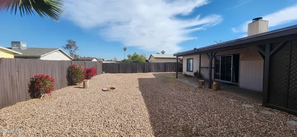 $1,895 | 9002 West Roma Avenue, Phoenix, AZ 85037