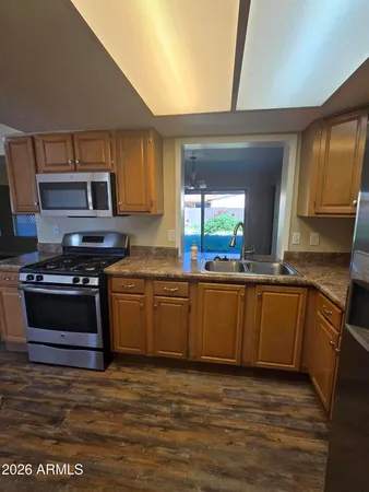 $1,895 | 9002 West Roma Avenue, Phoenix, AZ 85037