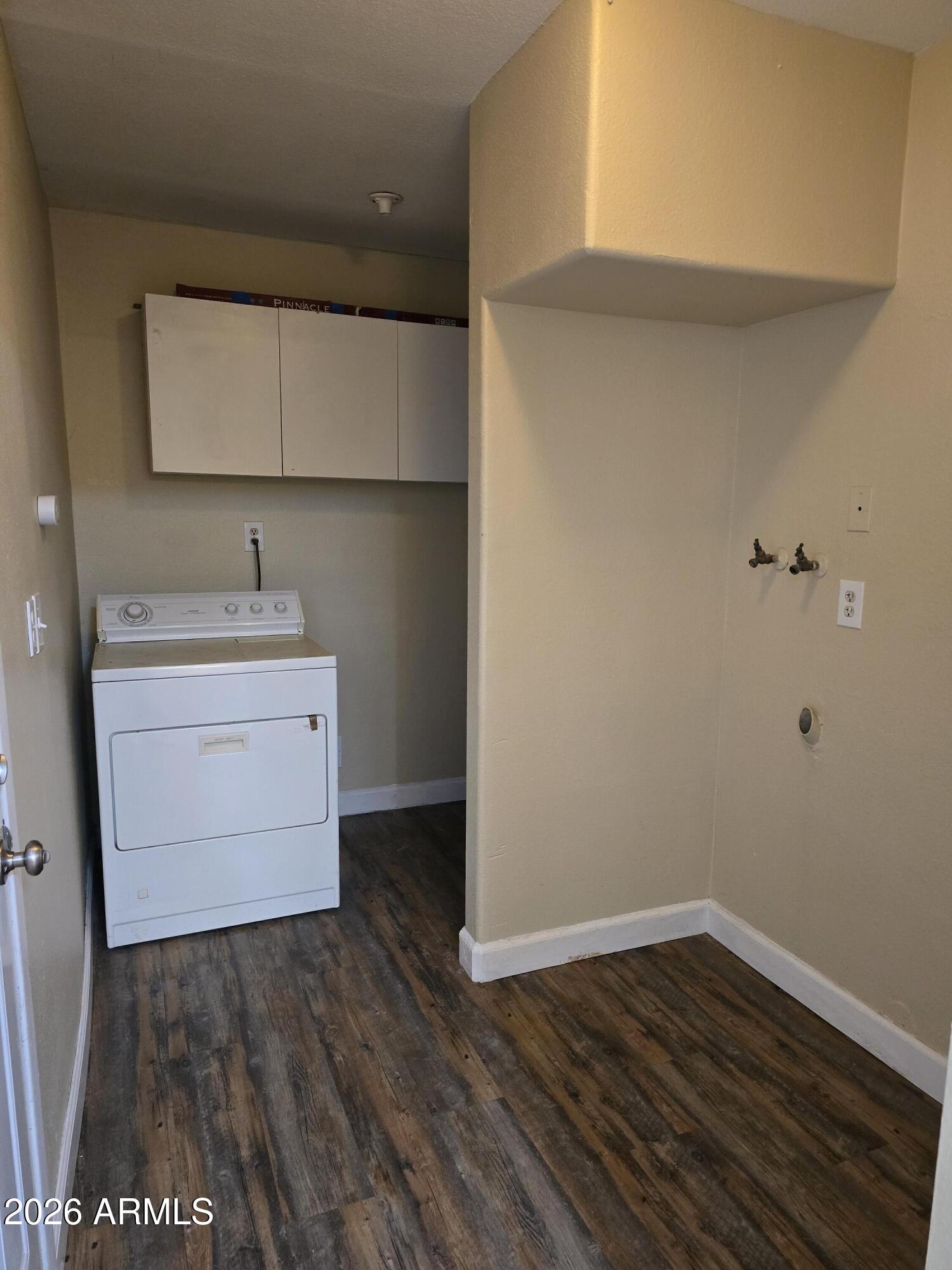 9002 West Roma Avenue Phoenix, AZ 85037 - Photo 9 of 29 Laundry