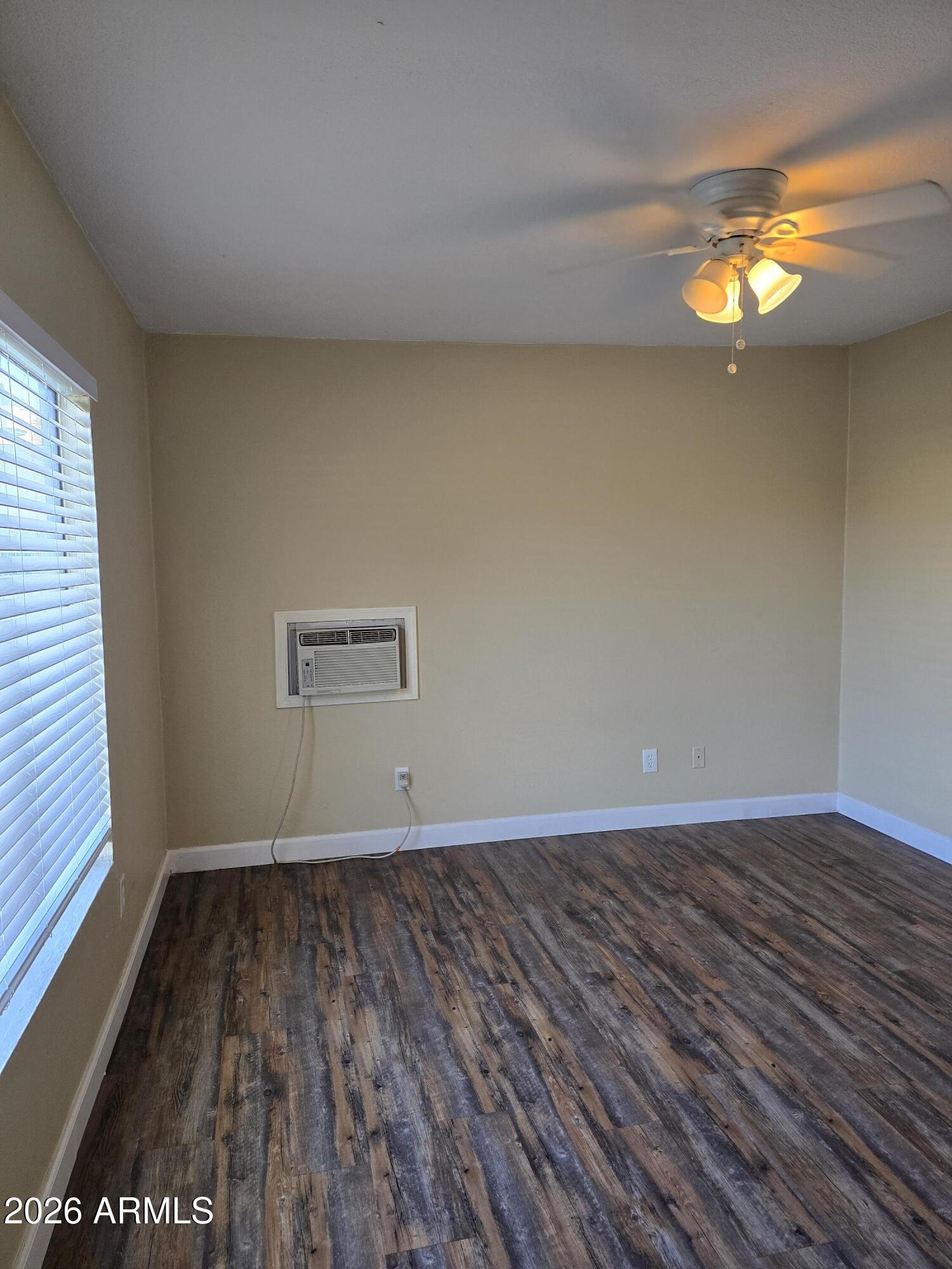 9002 West Roma Avenue Phoenix, AZ 85037 - Photo 10 of 29 Master BR1