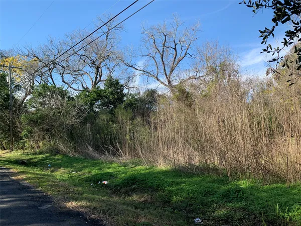 $55,000 | 232 South Bell Drive, Texas City, TX 77591