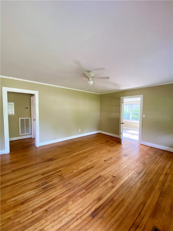 216 Wesley Street Clemson, SC 29631 - Photo 17 of 25 Living room