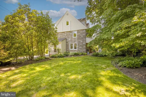$900,000 | 324 Holmecrest Road, Jenkintown, PA 19046