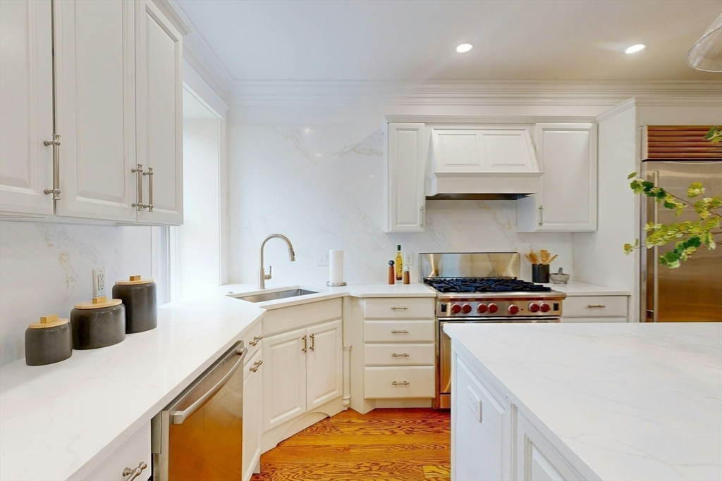 322 Tappan Street, Unit 2 Brookline, MA 02445 - Photo 17 of 41