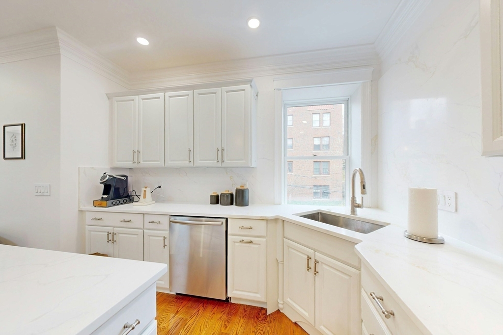322 Tappan Street, Unit 2 Brookline, MA 02445 - Photo 18 of 41