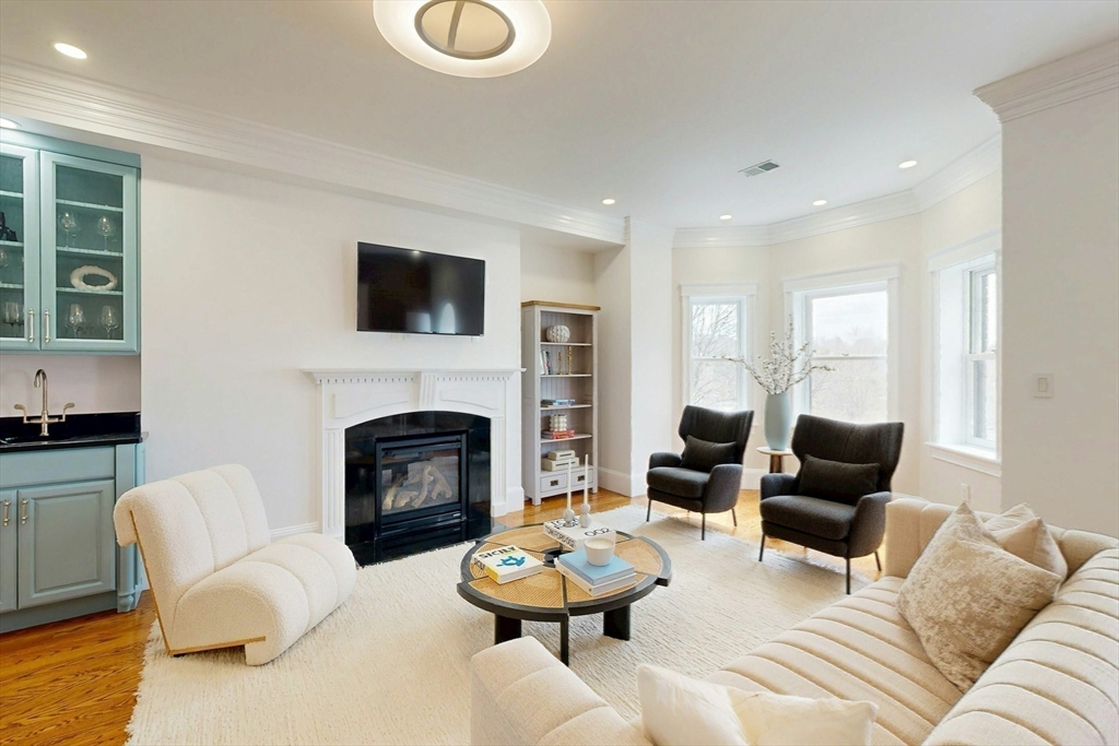 322 Tappan Street, Unit 2 Brookline, MA 02445 - Photo 8 of 41