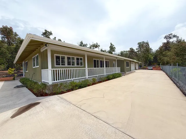 a view of house and outdoor space