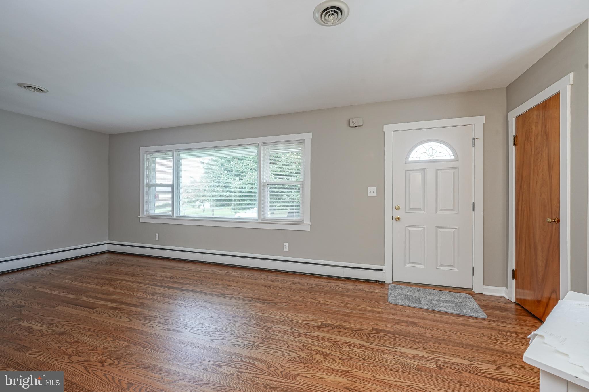251 Harmony Road Gibbstown, NJ 08027 - Photo 5 of 27