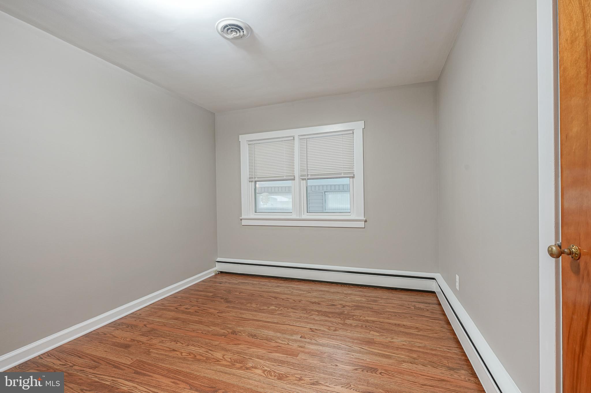 251 Harmony Road Gibbstown, NJ 08027 - Photo 10 of 27
