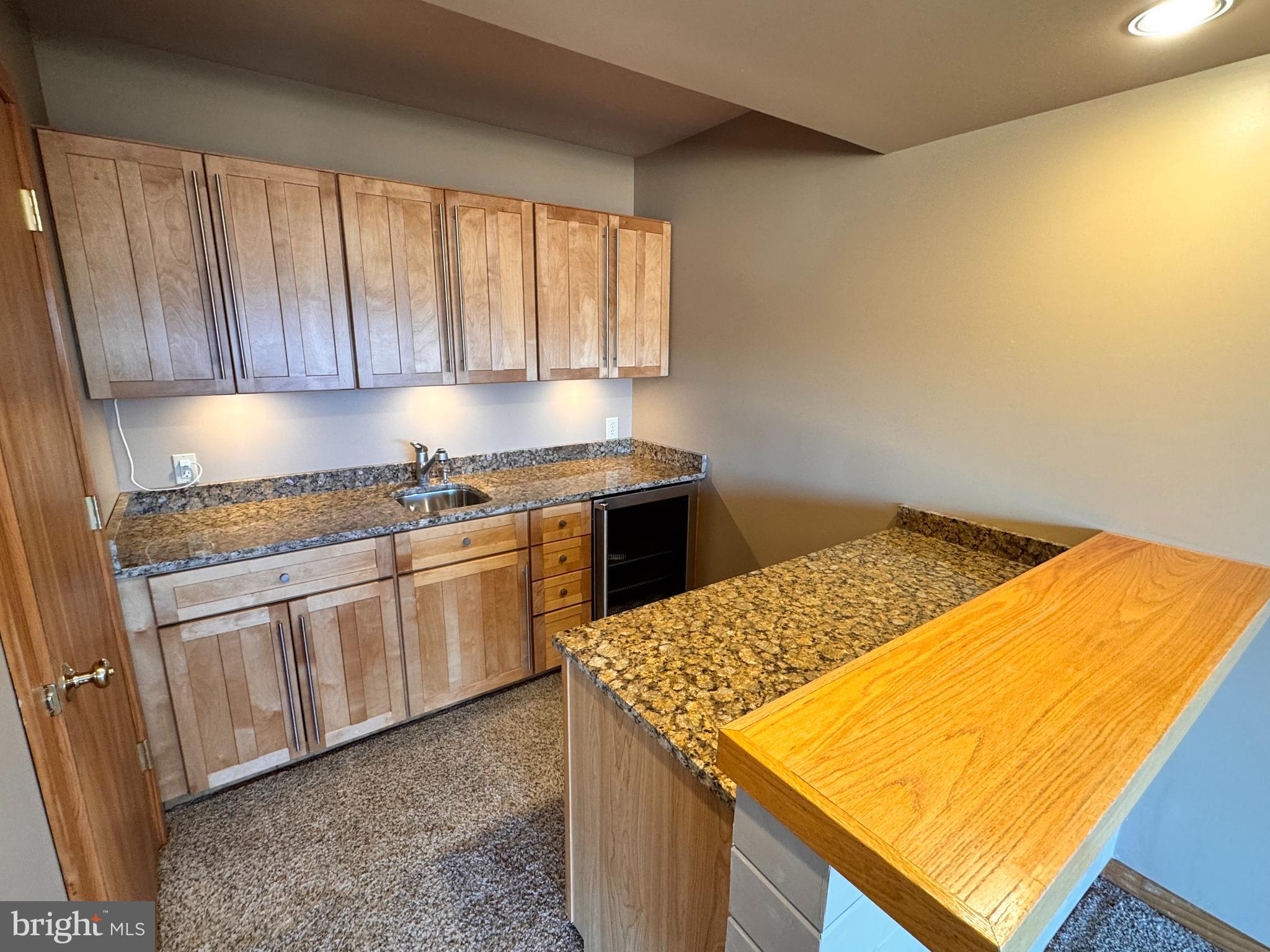 72 Jordans Road Amissville, VA 20106 - Photo 23 of 31 Wet Bar with mini fridge