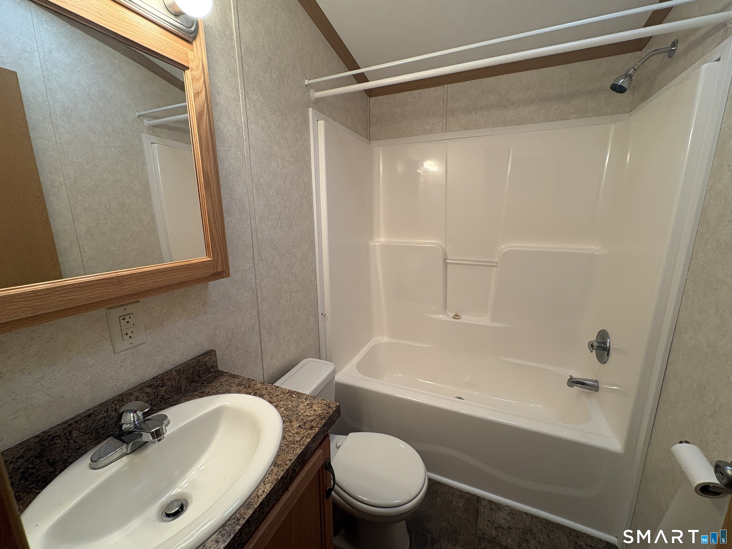 224 Foxon Road North Branford, CT 06471 - Photo 15 of 24