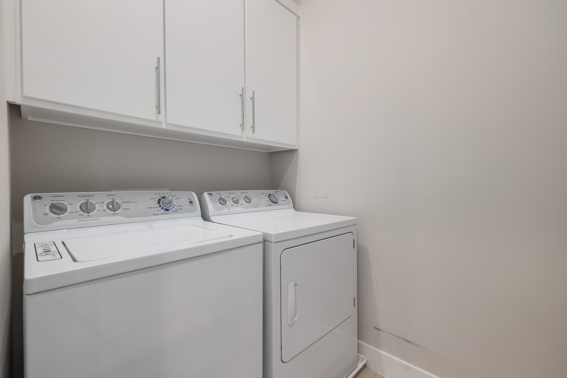 7013 Boyle Drive Austin, TX 78724 - Photo 25 of 32 a utility room with dryer and washer