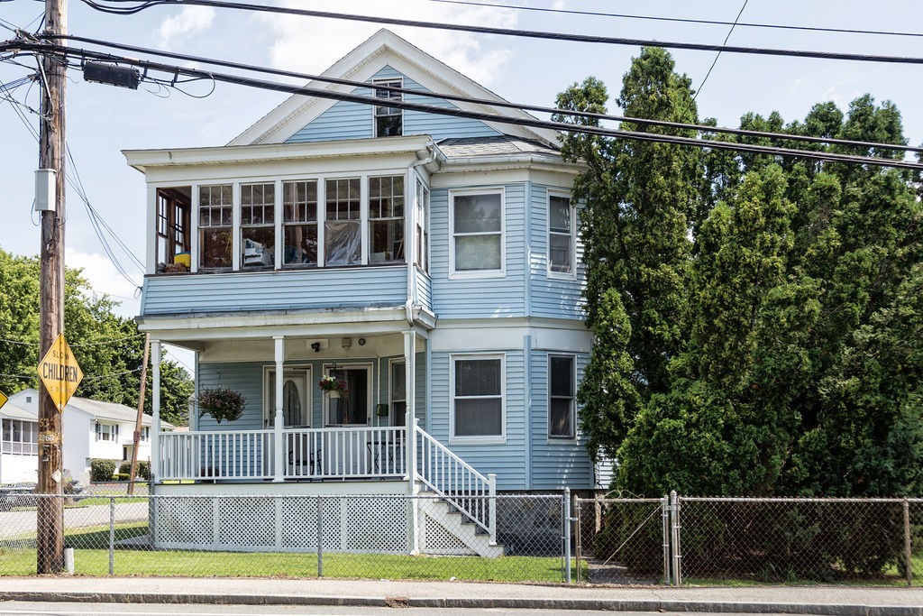 45-47 Howe Street Methuen, MA 01844 - Photo 1 of 33 Gallery Image 1
