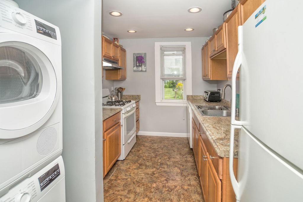 45-47 Howe Street Methuen, MA 01844 - Photo 14 of 33 Gallery Image 14