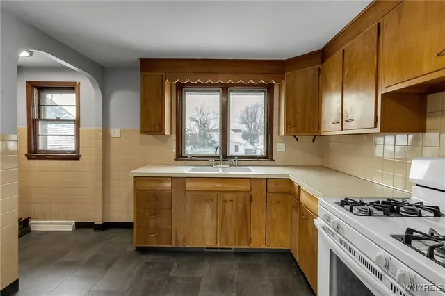 $369,000 | 60 Evelyn Avenue, West Seneca, NY 14224