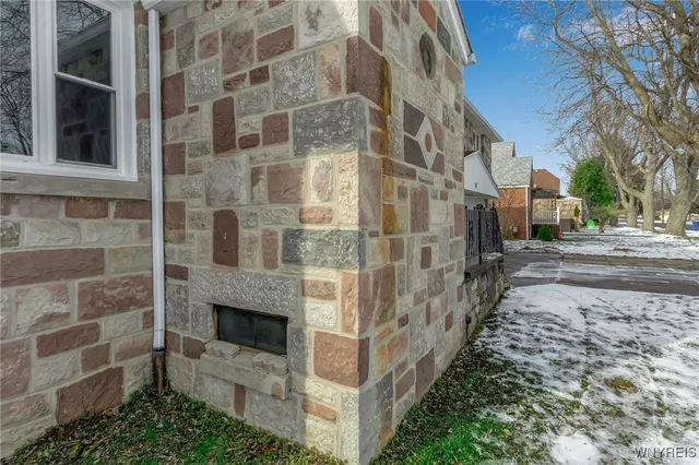 $369,000 | 60 Evelyn Avenue, West Seneca, NY 14224