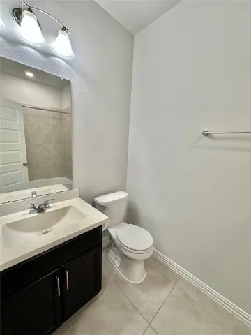 $2,300 | 17830 Typhoon Way, Crosby, TX 77532