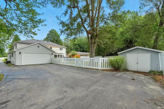 $399,900 | 12707 Elsworth Street, Leo, IN 46765