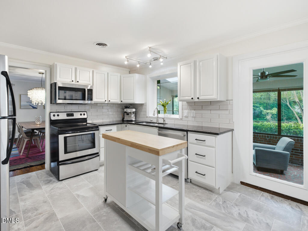 1428 Dixie Trail Raleigh, NC 27607 - Photo 30 of 87 Kitchen