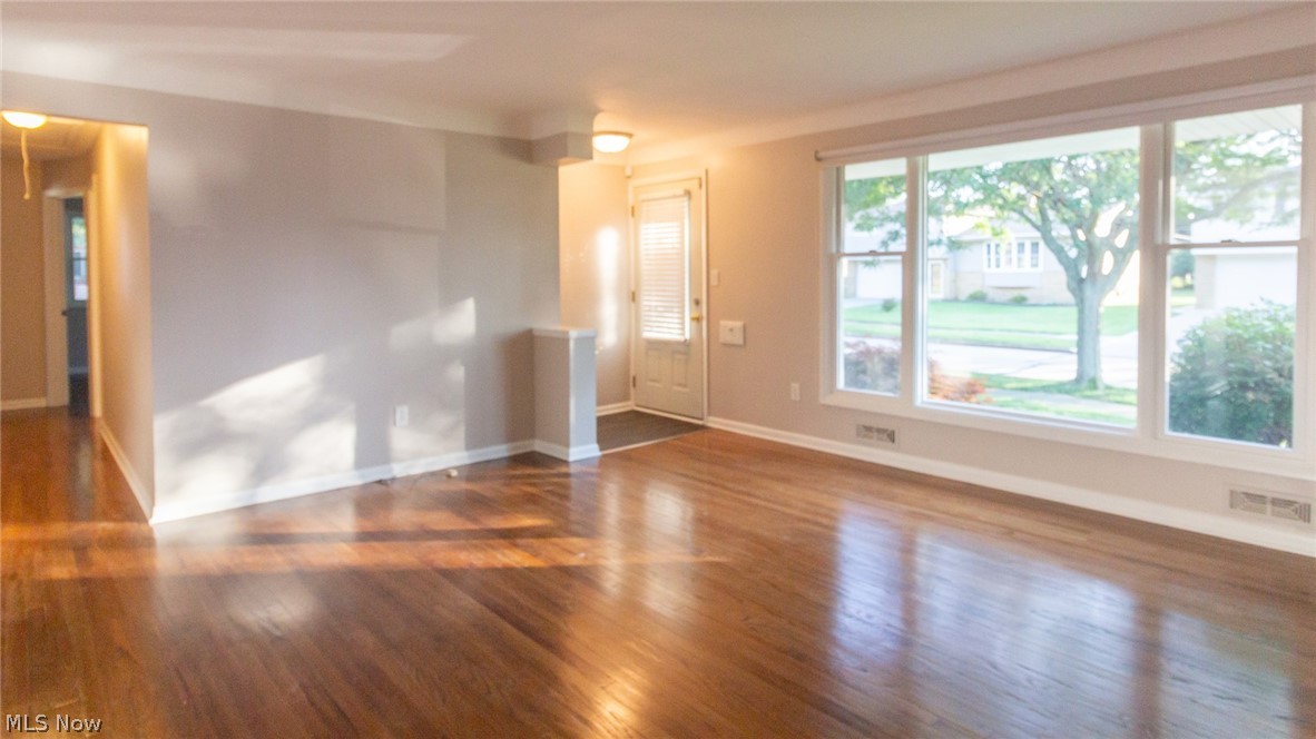 6907 Revere Road Cleveland, OH 44130 - Photo 2 of 28 Gallery Image 2