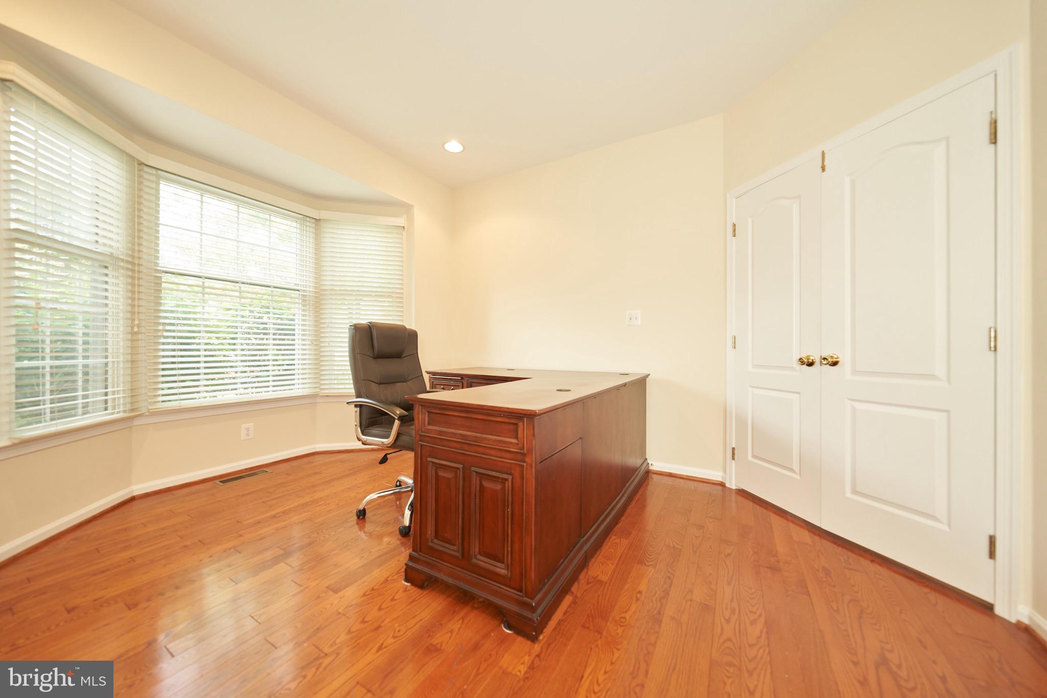 43873 Arborvitae Drive Ashburn, VA 20147 - Photo 4 of 50