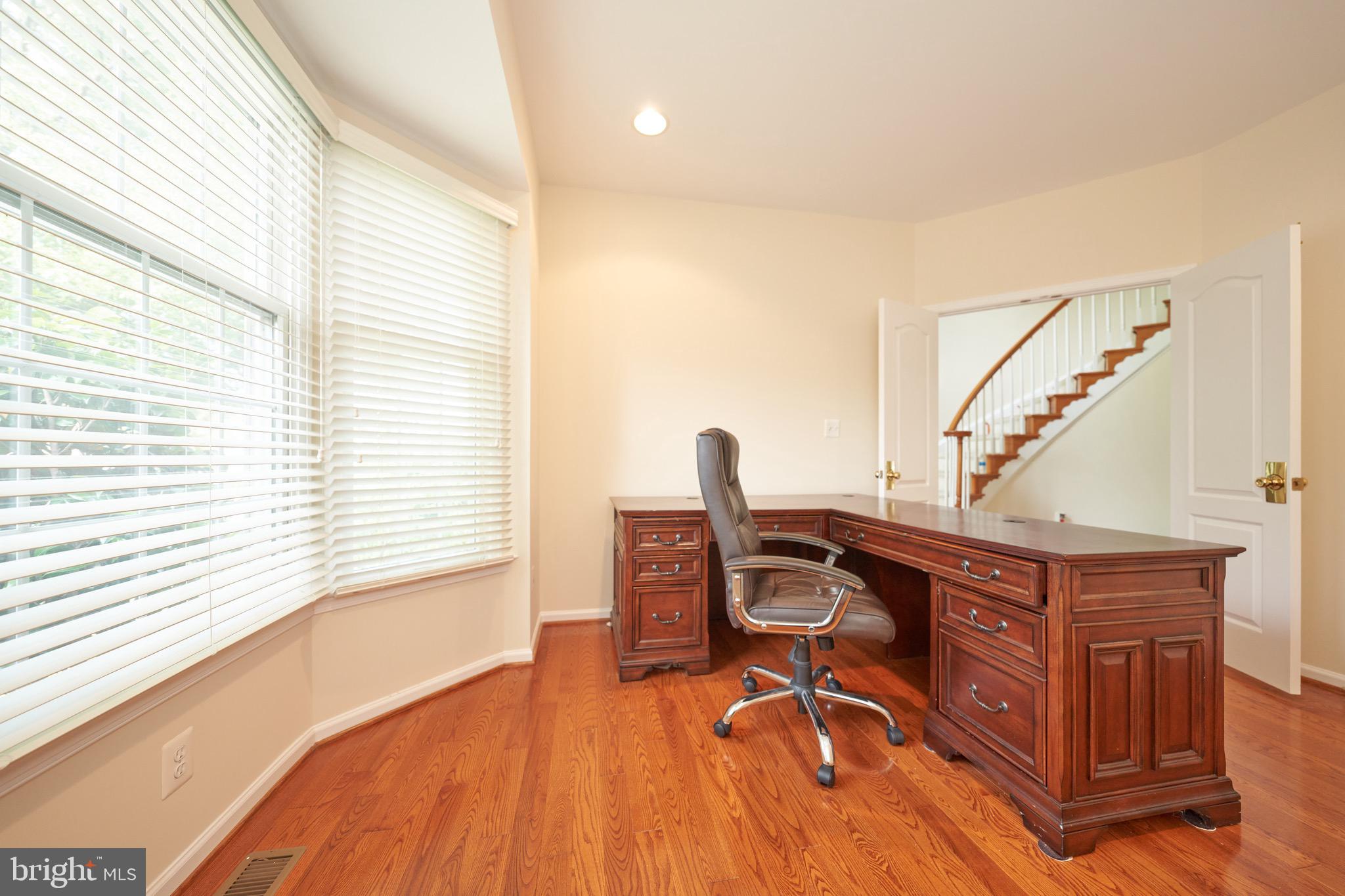 43873 Arborvitae Drive Ashburn, VA 20147 - Photo 5 of 50