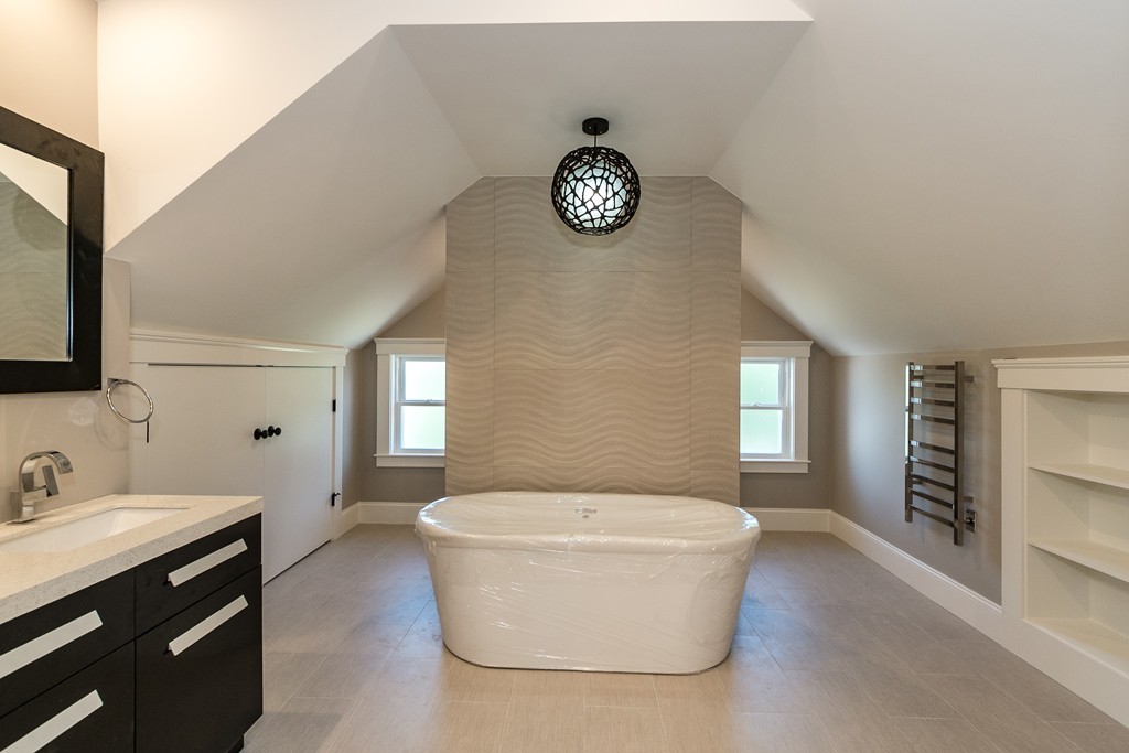 6 Rawson Road, Unit 2 Arlington, MA 02474 - Photo 9 of 24 Gallery Image 9