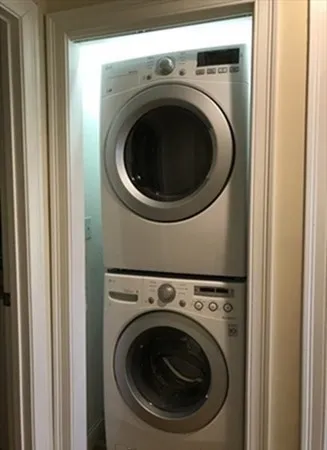 a close up view of a washer and dryer