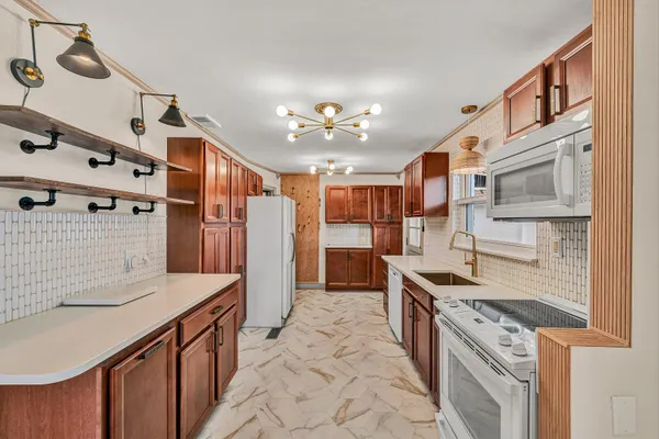 $289,000 | 3337 Woodland Drive Southwest, Roanoke, VA 24015