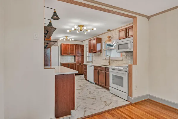 $289,000 | 3337 Woodland Drive Southwest, Roanoke, VA 24015