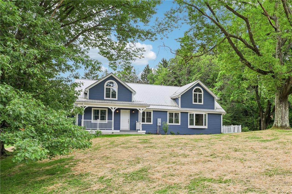 3442 Mercer Road New Castle, PA 16105 - Photo 2 of 39 a house view with a garden space