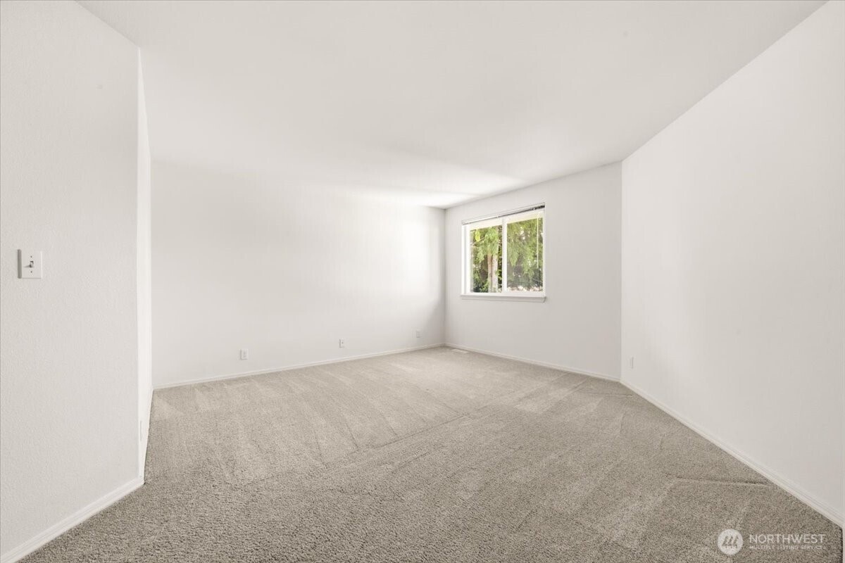 4726 Northeast 18th Place, Unit B Renton, WA 98059 - Photo 26 of 39